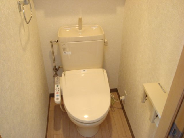 ロジェ福住のトイレ|シャワー付トイレ