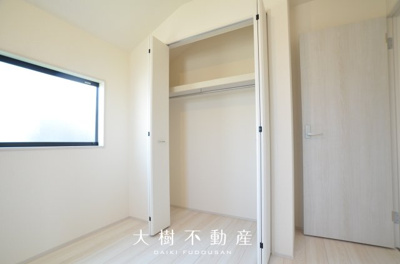 【洋室】 | 海老名市国分寺台5丁目  新築戸建て　全1棟【仲介手数料無料】 | 2階　洋室3（5.34帖）クローゼット
