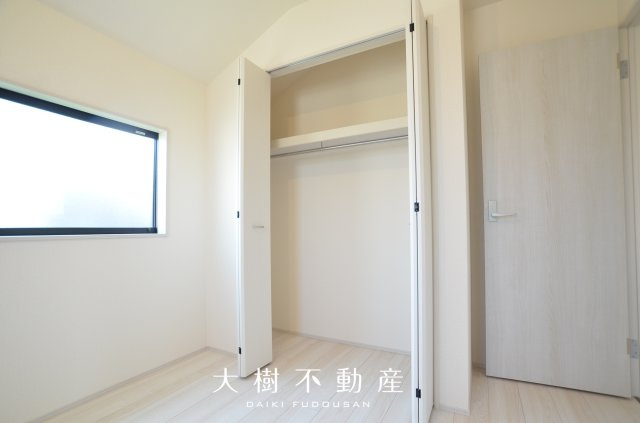 【洋室】 | 海老名市国分寺台5丁目  新築戸建て　全1棟【仲介手数料無料】 | 2階　洋室3（5.34帖）クローゼット