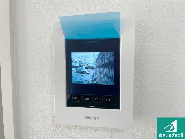 尼崎市塚口町　第2期　新築一戸建ての防犯設備|カラーモニターインターホン！声だけでなく来訪者の姿や顔がモニターで確認できるので、小さなお子様がいらっしゃるご家庭でも安心できます！