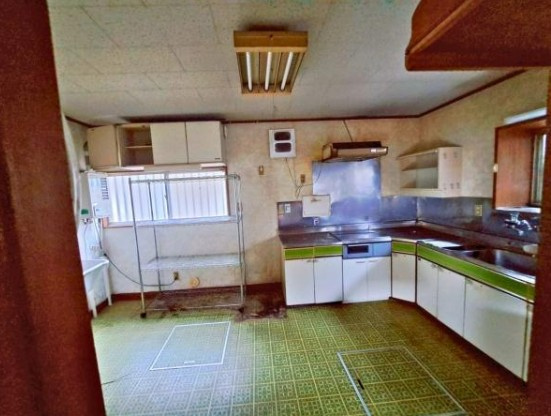 【中古】川越笠幡中古住宅のキッチン|キッチンでお料理をお楽しみください