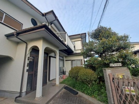 【中古】川越笠幡中古住宅の玄関|玄関アプローチです！