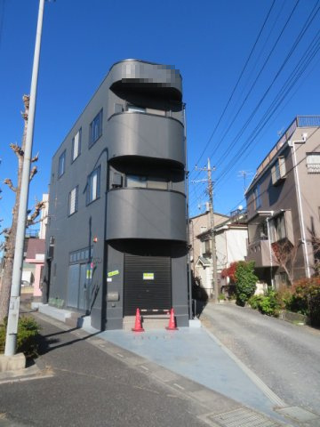 越谷市蒲生３丁目のビルの外観