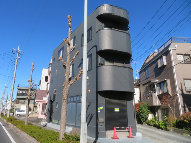 越谷市蒲生３丁目のビル