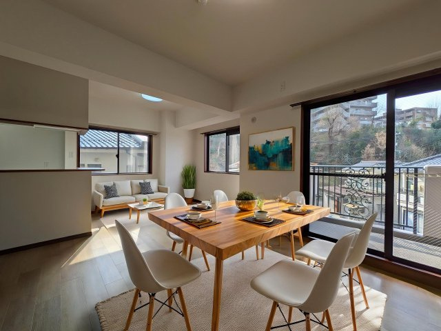 【居間・リビング】 | ホームステージングしています。家具家電はCG画像です。
