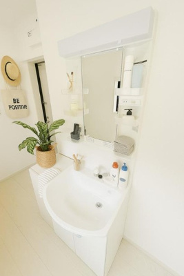 【独立洗面台】 | Forest Park Hills | 同一施工会社の物件のイメージ写真です。
実物と異なる場合は、現状優先となります。