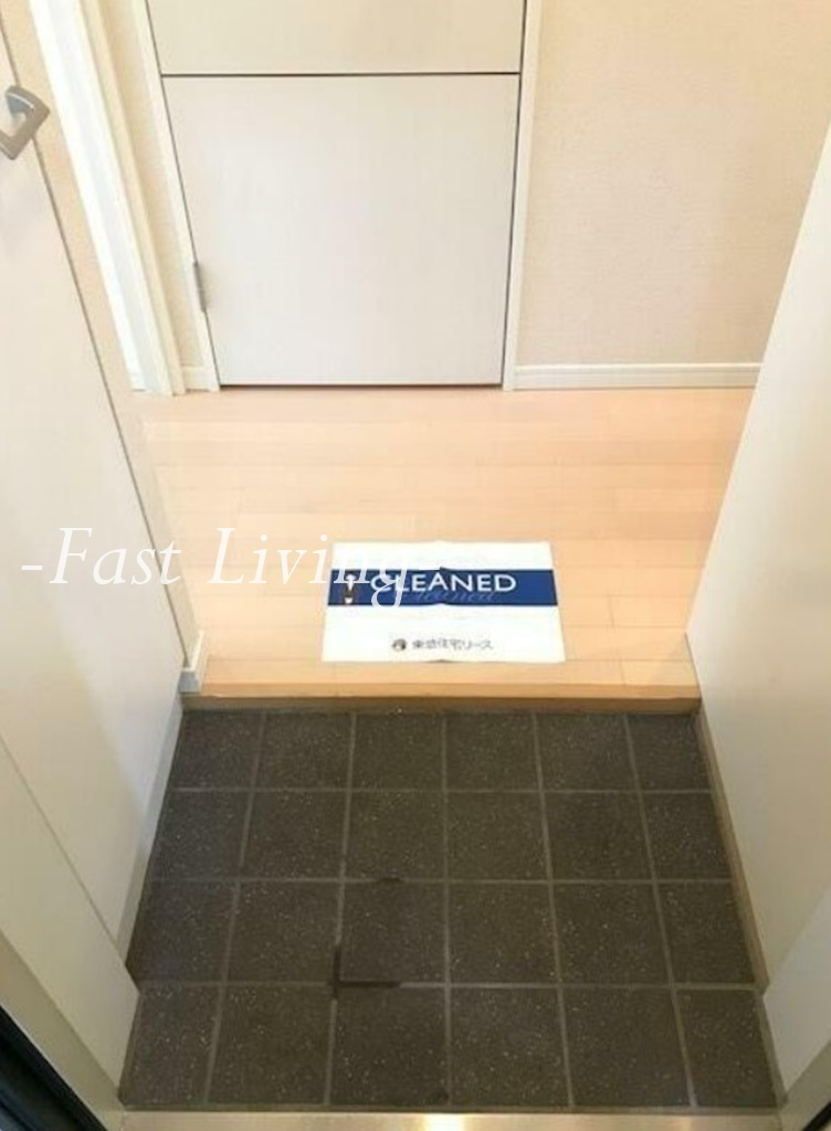 KDXレジデンス早稲田鶴巻の玄関