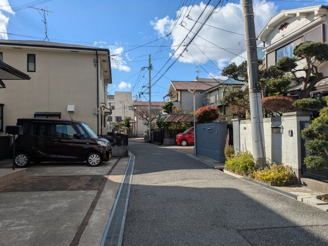 【前面道路含む現地写真】の画像