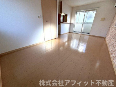 【居間・リビング】 | アイリス | 洋室11.2帖