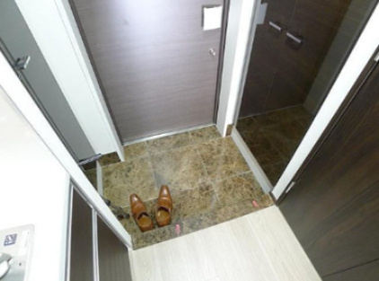 ジーベック両国の玄関