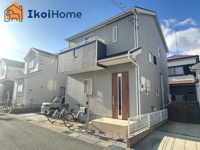 明石市二見町福里　中古戸建のエントランス|●年中無休：当日予約可●陽当り良好の南東向き♪平成26年築です！改装前なので今ならお好きにリノベ可能