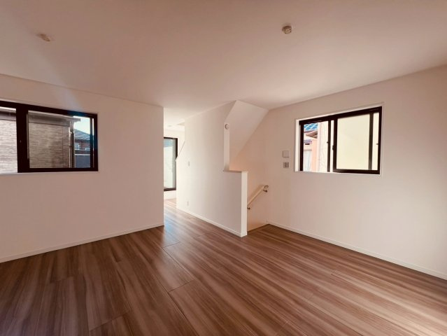 【居間・リビング】 | 練馬区高野台３丁目　新築戸建て　A号棟 | 【建築中】この場所で家族の記憶が紡がれていきます