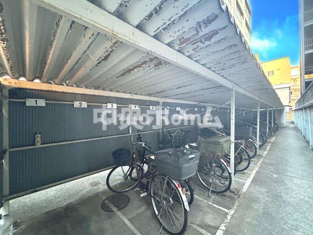 お花茶屋ダイヤモンドマンションの駐輪場|【自転車置き場】最新の空き状況や費用などの詳細は担当スタッフまでお問い合わせください。