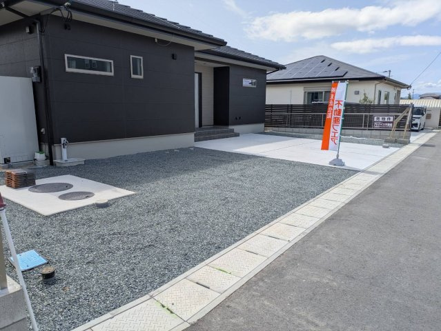 大川市大字三丸の新築一戸建の駐車場