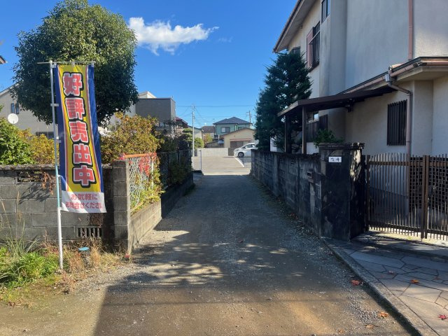 小田原市清水新田　建築条件なし売地の前面道路含む現地写真|全面道路
