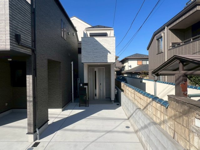 【外観パース】 | 練馬区高野台３丁目　新築戸建て　C号棟 | シンプルで洗練された外観デザインが住まいの上質さを際立てます