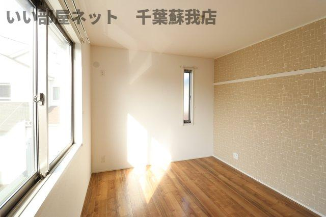 イル・ヴォーロ高田　Ｃ棟の洋室|個人の部屋や寝室として使える洋室です