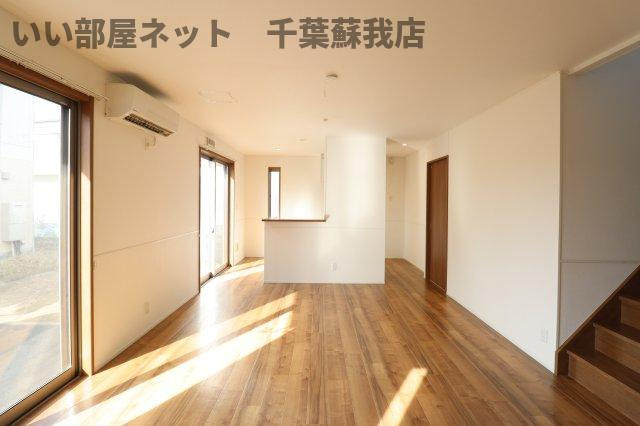 イル・ヴォーロ高田　Ｃ棟の居間・リビング|こちらの居間で趣味の時間をお楽しみください