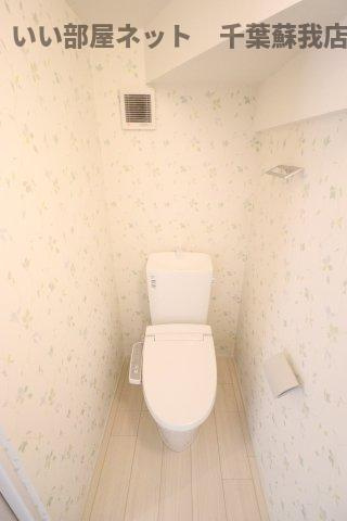 イル・ヴォーロ高田　Ｃ棟のトイレ|落ち着いた色調のトイレです