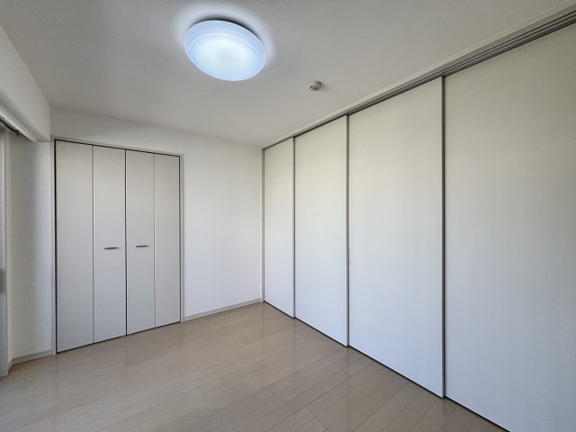 フクロク・レーヴ・マンションの洋室