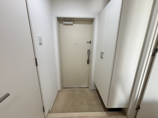 フクロク・レーヴ・マンションの玄関