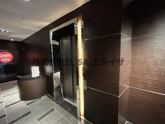 紀陽ビル　7Fのエントランス