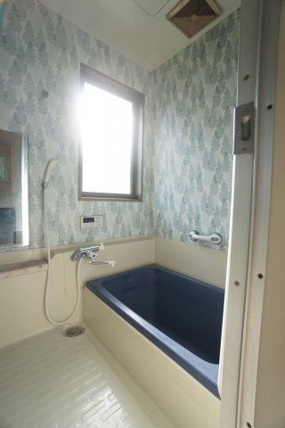 丸亀市富士見町戸建ての浴室