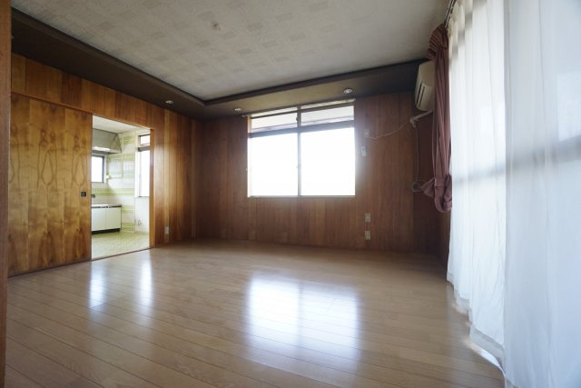 丸亀市富士見町戸建ての居間・リビング