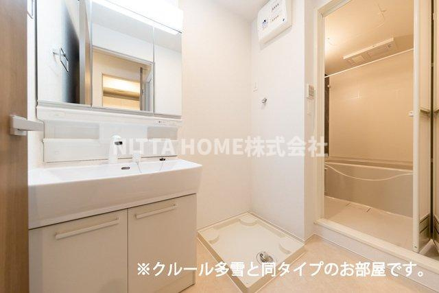 ル　シエルの洗面所|【イメージ写真】三面鏡のシャワー付き洗面台☆