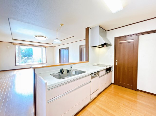 【キッチン】 | 網走市潮見１０丁目１１番７号　地下１階付中古売家 | 【リフォーム前】キッチンは新品の物に交換致します、綺麗なキッチンでお料理をお楽しみ下さい。