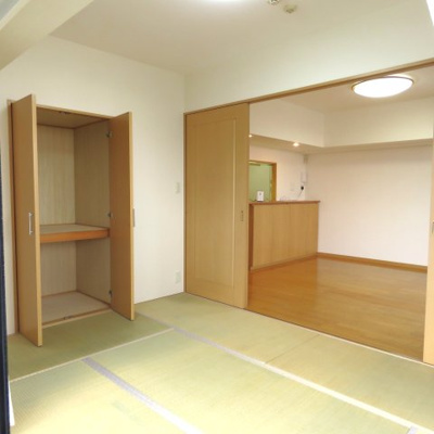 【和室】 | エスカイア福生 | リビングの横には和室もございます♪