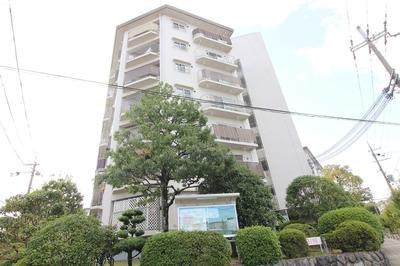 藤阪ハイツB壱棟の外観|新しい生活にいかがでしょうか？外観はお住まいの顔になります。こだわりたいポイントですね。水回りリフォームやリノベーションも承ってます。
■現地見学・資金計画相談・住宅ローン相談もお問合せ受付中■
