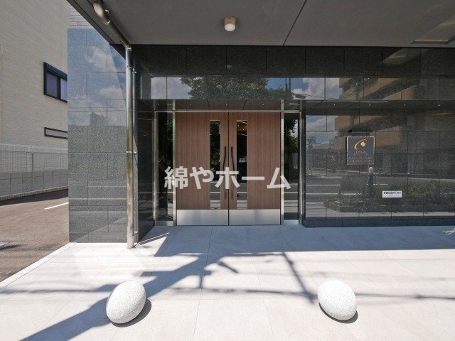 ファステート難波ヴィラントのエントランス|落ち着いたエントランスです