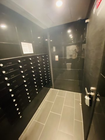 プレサンス南森町ライズのエントランス