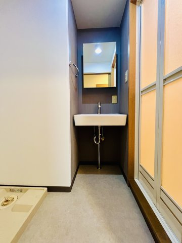 ハイランドの独立洗面台