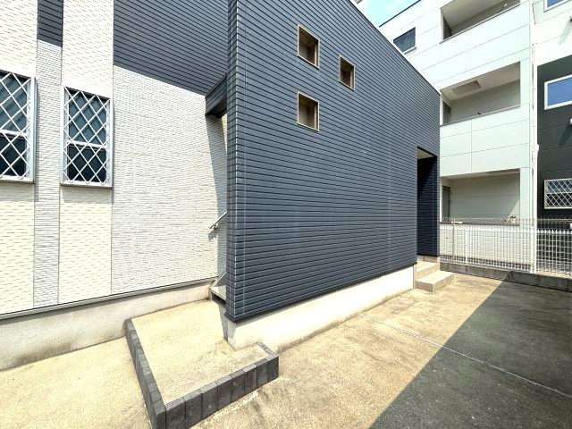 サウスローズ古市のエントランス