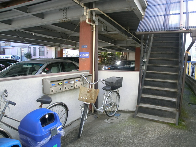 コーポあすかのその他共用部分|自転車はこちらに