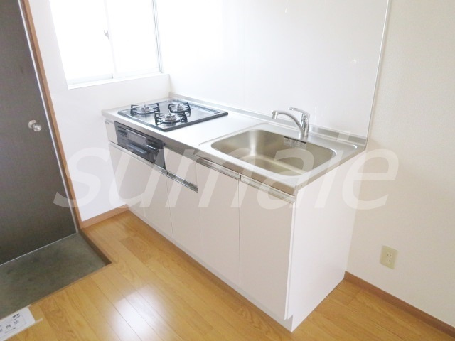 コーポあすかのキッチン|キッチンに窓付いてます♪