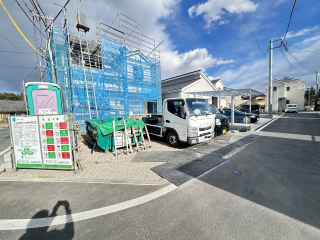 新築　高崎市新町1期　LINAGE　1号棟の駐車場|現地写真　駐車スペースは並列3台分可能です！
