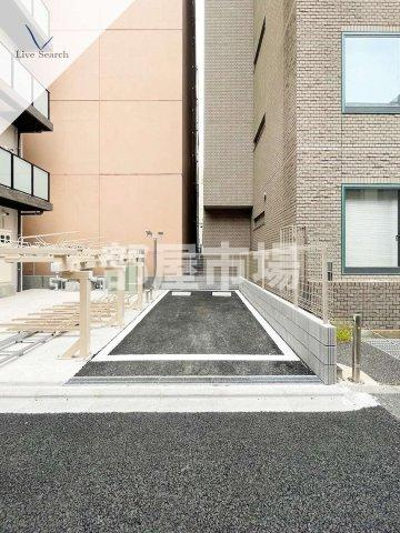 グランカーサ上野の駐車場