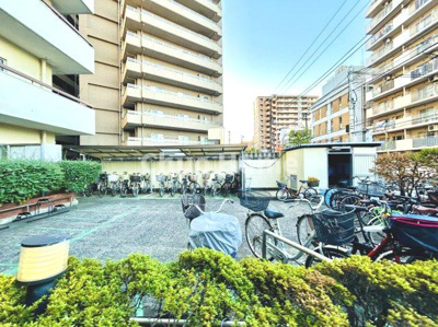 【駐輪場】 | 藤和東浅草コープ | 【自転車置き場】最新の空き状況や費用などの詳細は担当スタッフまでお問い合わせください。