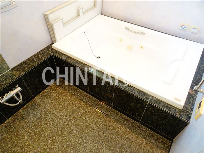 ドエル幸容の浴室