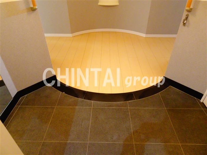 ドエル幸容の玄関