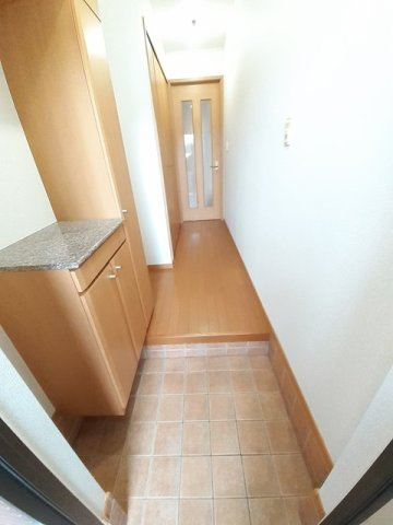 ダンデライオンＣの玄関