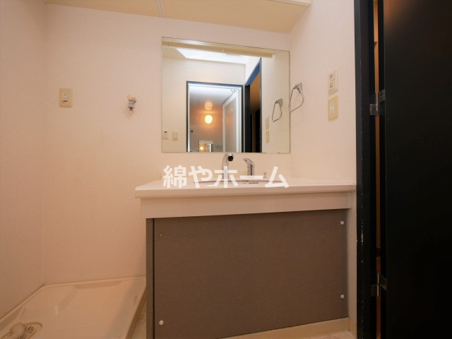 BGC難波タワーの独立洗面台|使いやすい独立洗面台です