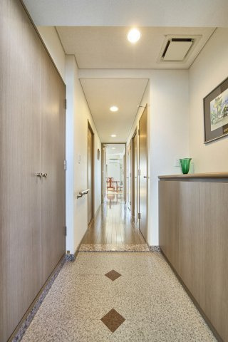 ティオ舞子の玄関|明るい玄関です