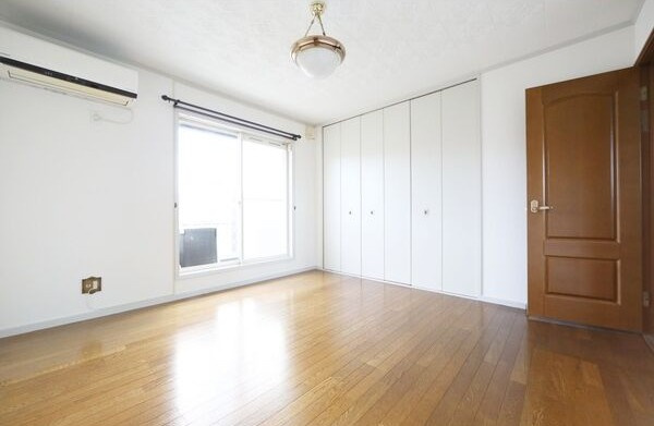 高森台戸建の寝室