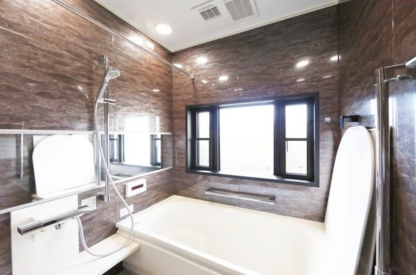 高森台戸建の浴室