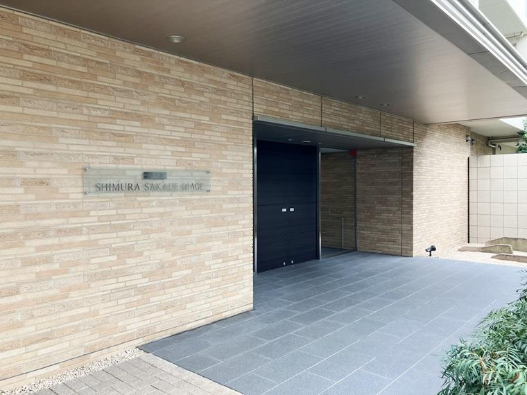 プラウド志村坂上ディアージュのエントランス