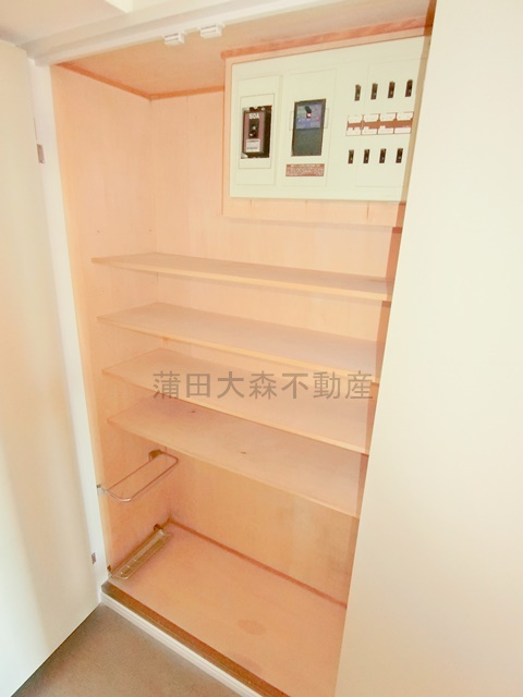 パインコート梅屋敷の収納|玄関収納